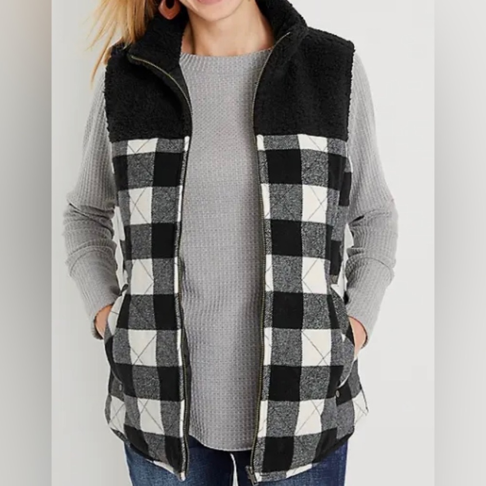 Maurice’s Black & White Buffalo Plaid Puffy Vest Size 2X